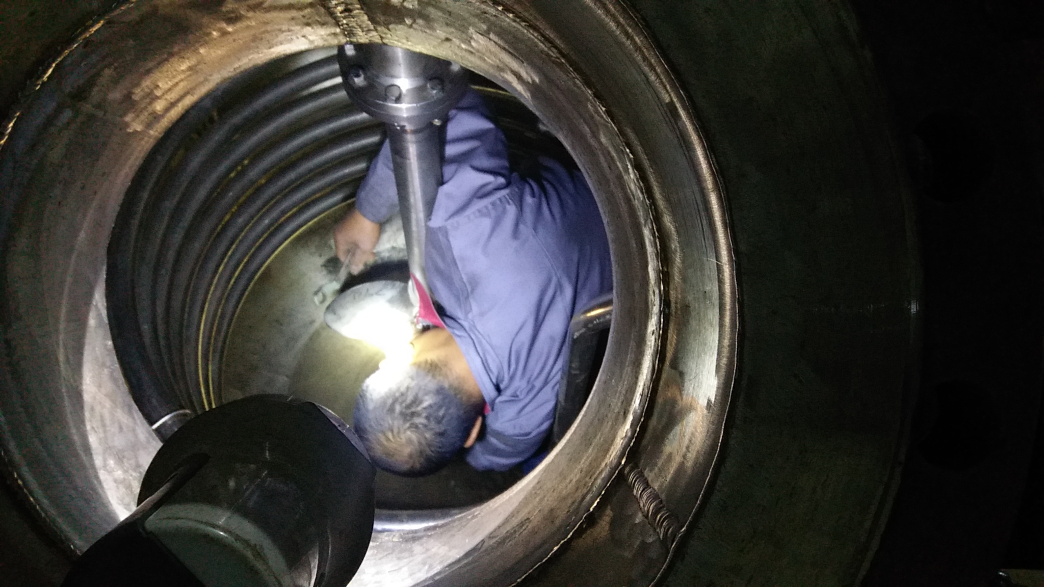 鎬反應釜施工現場